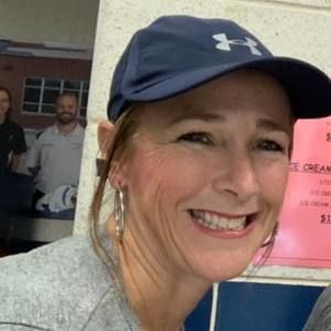 Meet your Posher, Leslie